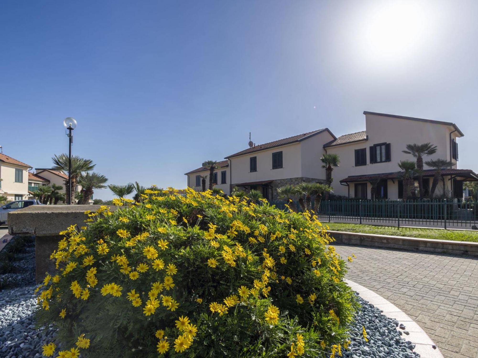 Apartment Le Margherite - Slr261 By Interhome Costarainera Exterior foto